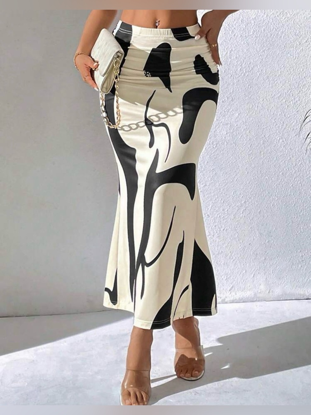 Abstract Print Maxi Skirt Black & Cream size L